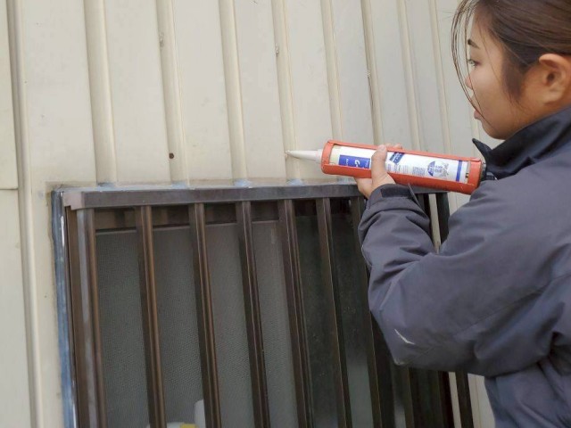 コーキング補修　サッシ周り